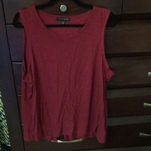 Maroon tank